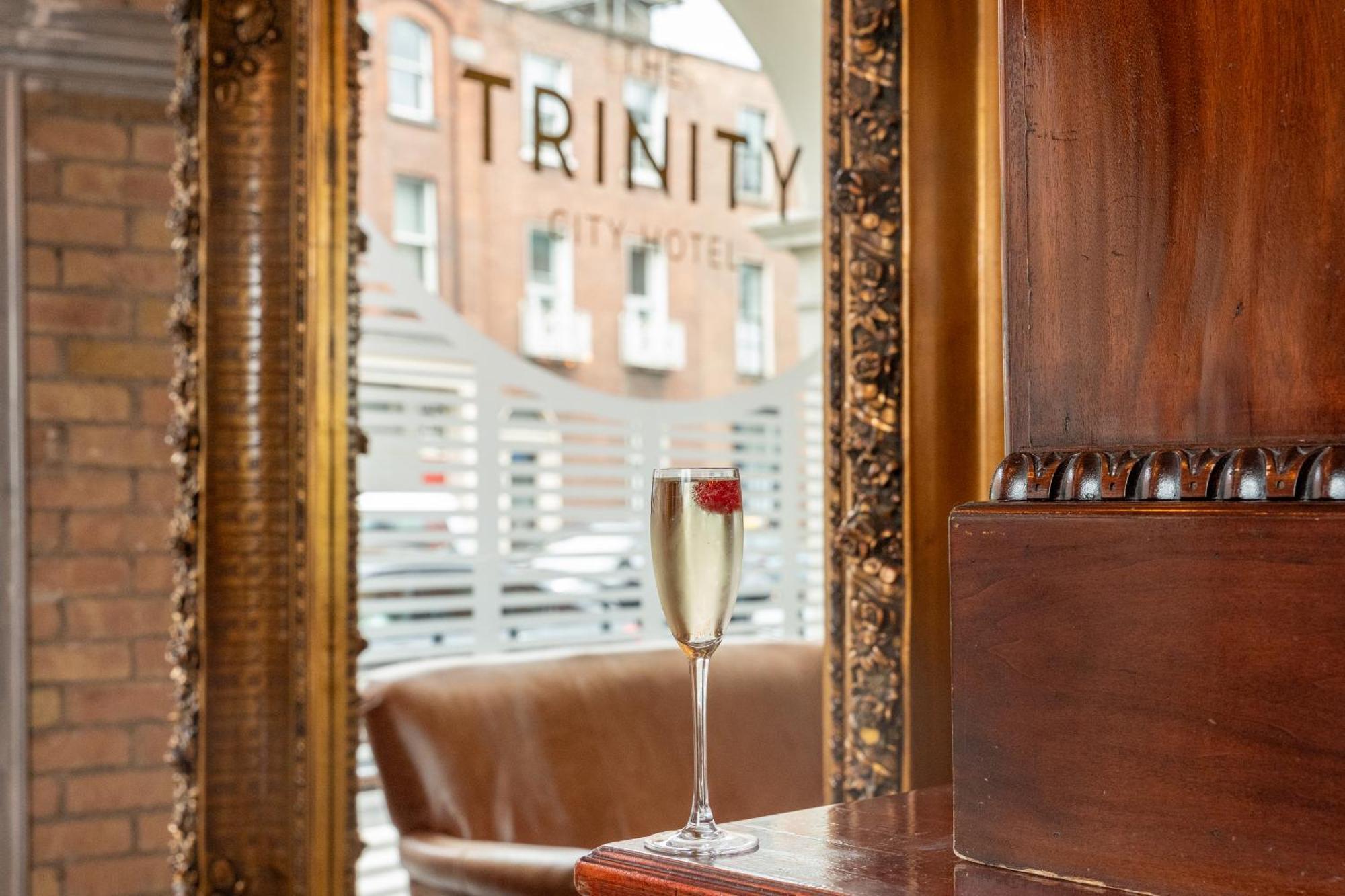 The Trinity City Hotel Dublin Exterior foto
